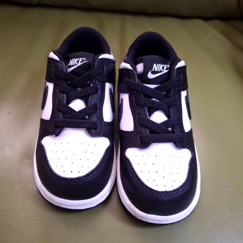 Nike Kids Dunk Low Panda Black and White Sneakers size 7.5